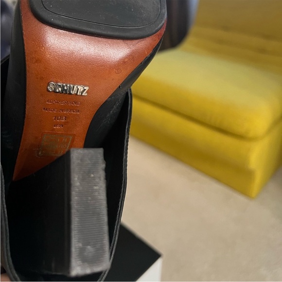 Schutz - Picture 9 of 10